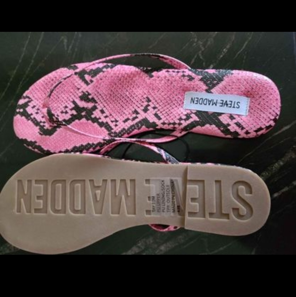 Steve Madden Tay Flip Flop Pink Snake Print